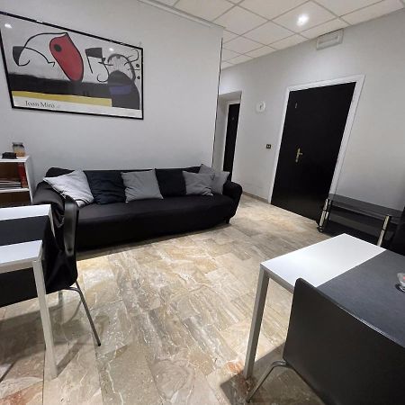 Sleepy Max Hotel โรม ภายนอก รูปภาพ