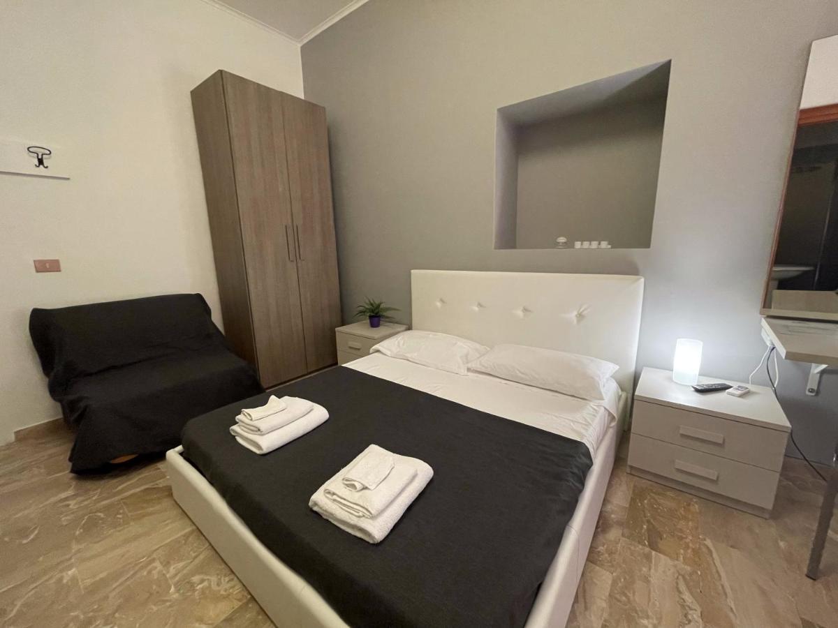 Sleepy Max Hotel โรม ภายนอก รูปภาพ